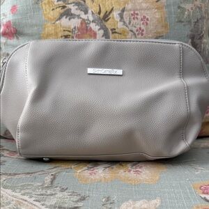 Beautiful Light Gray Women's Cosmetic Bag. Large and NWOT